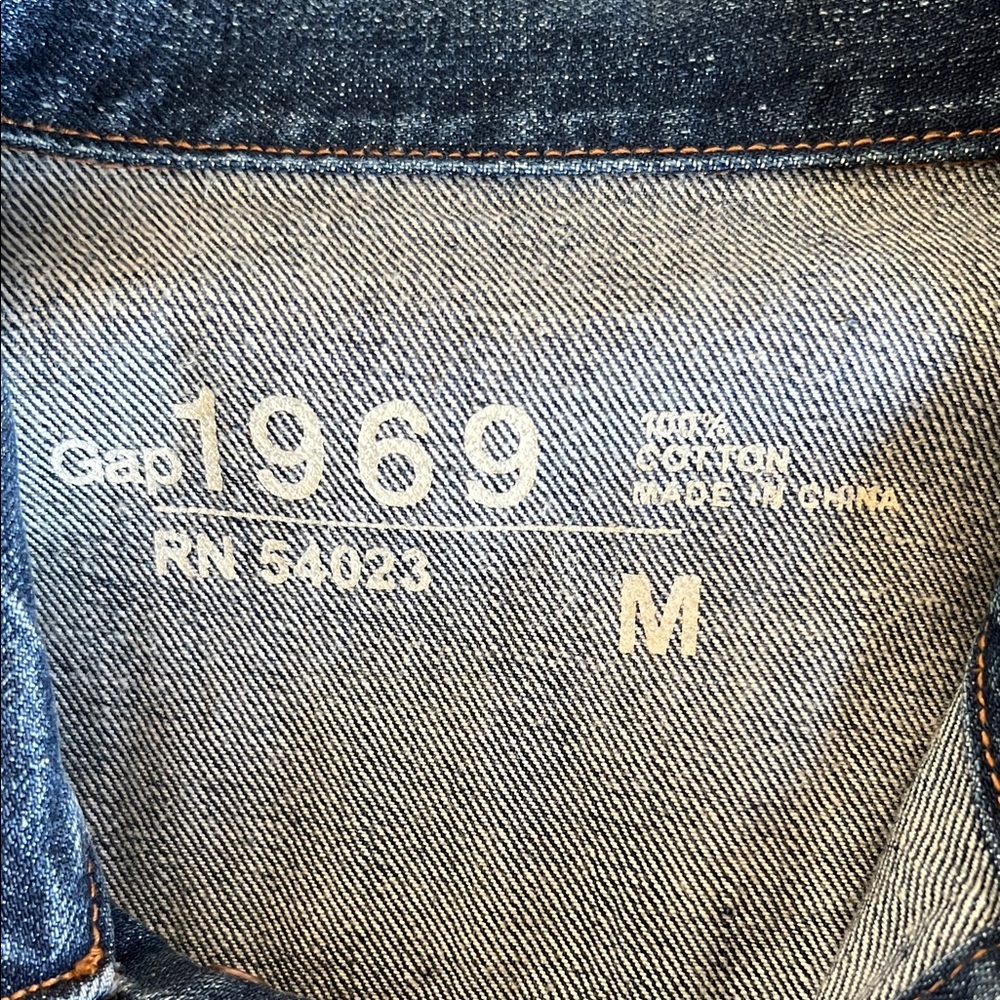 GAP Men's Denim Jacket - Picture 2 of 6